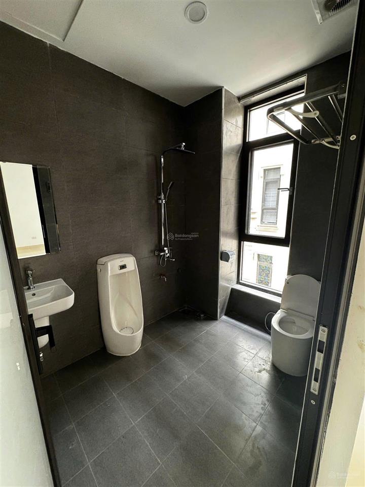 Tôi cần bán căn liền kề himlam vạn phúc. dt 91m2. xây 7t. cho thuê dòng tiền 60tr.  0983 983 ***