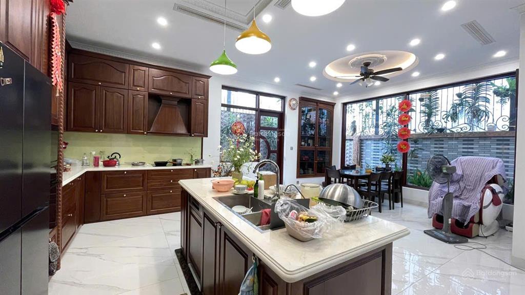 Chính chủ cần bán gấp căn biệt thự an vượng. hoàn thiện full nội thất.  0983 983 ***