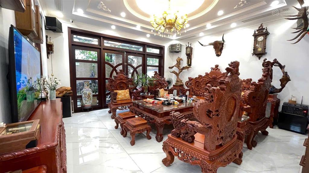 Chính chủ cần bán gấp căn biệt thự an vượng. hoàn thiện full nội thất.  0983 983 ***