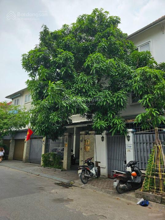 Chính chủ không có nhu cầu ở đến. cần bán căn biệt thự làng việt kiều châu âu.  0983 983 ***