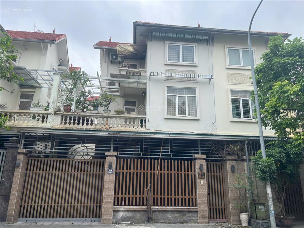 Chính chủ không có nhu cầu ở đến. cần bán căn biệt thự làng việt kiều châu âu.  0983 983 ***