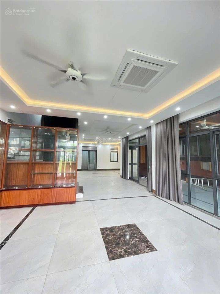 Cho thuê biệt thự dương nội. giá 25tr. hoàn thiện full nội thất. thang máy
