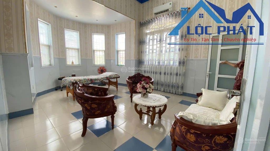 Bán gấp khu nghỉ dưỡng tại thị xã phú mỹ, bà rịa vũng tàu, 4300m2, giá giảm mạnh còn 17 tỷ