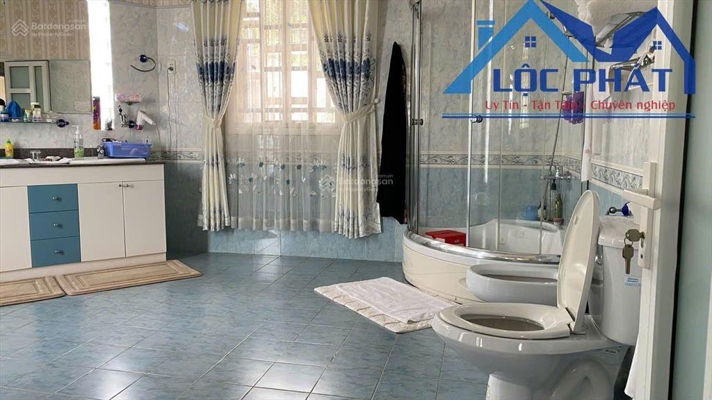 Bán gấp khu nghỉ dưỡng tại thị xã phú mỹ, bà rịa vũng tàu, 4300m2, giá giảm mạnh còn 17 tỷ
