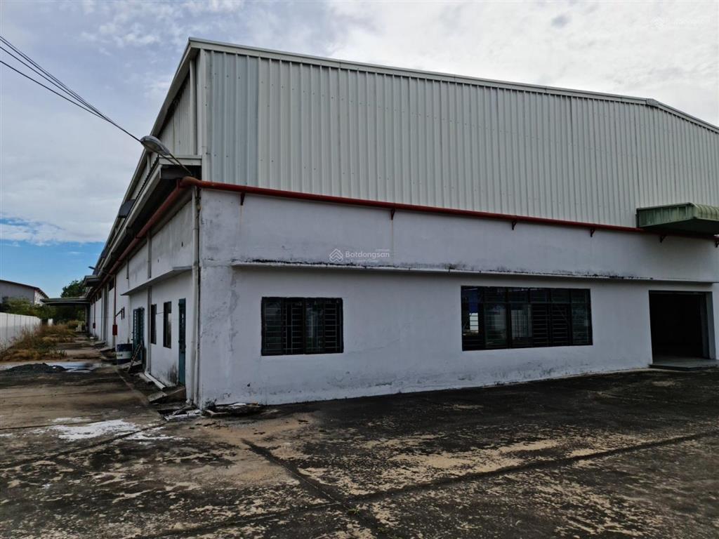 Bán nhà xưởng kcn nhơn trạch 24000m2 góc 2mt giá 90 tỷ  0933 725 ***