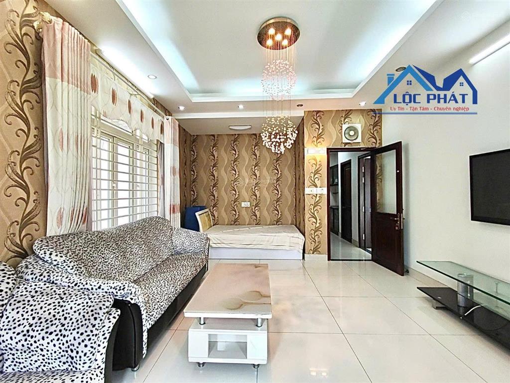 Biệt thự him lam đẳng cấp giữa trung tâm hcm 1 hầm 3 lầu + áp mái dt sàn 435m2 giá chỉ 75 tỷ