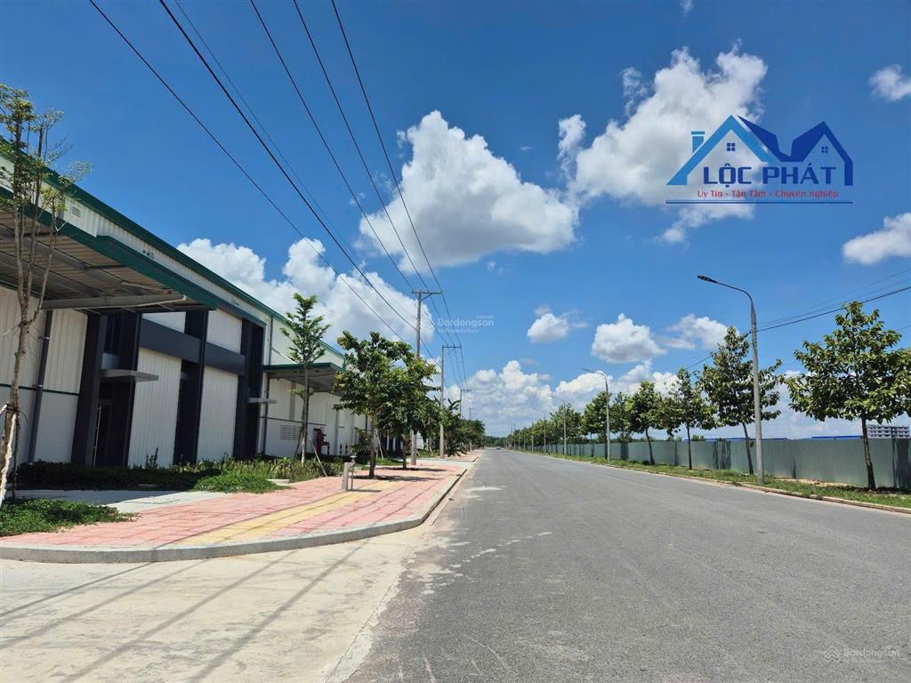 Cho thuê nhà xưởng mới chuẩn esg kcn lâm đồng dt 5618m2 giá 91000đ/m2.  0933 725 ***