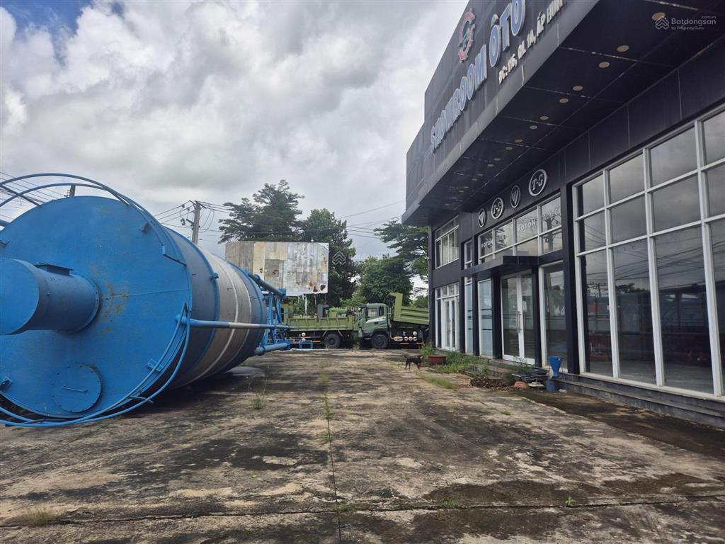 Bán đất tặng nhà mặt tiền đường ql1a 3047m giá chỉ 25 tỷ