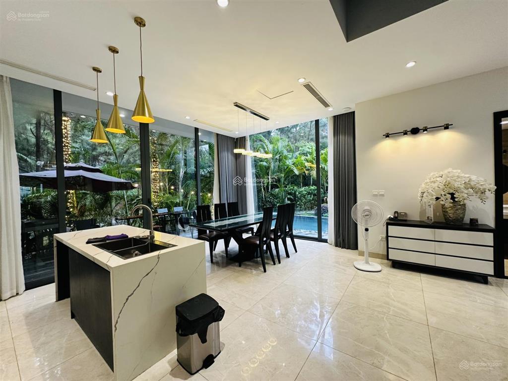 15 tỷbán villa 163m, 3 mặt thoáng cực đẹp, một bước chân ra rừng thông, phía trước ngắm hồ đại lải