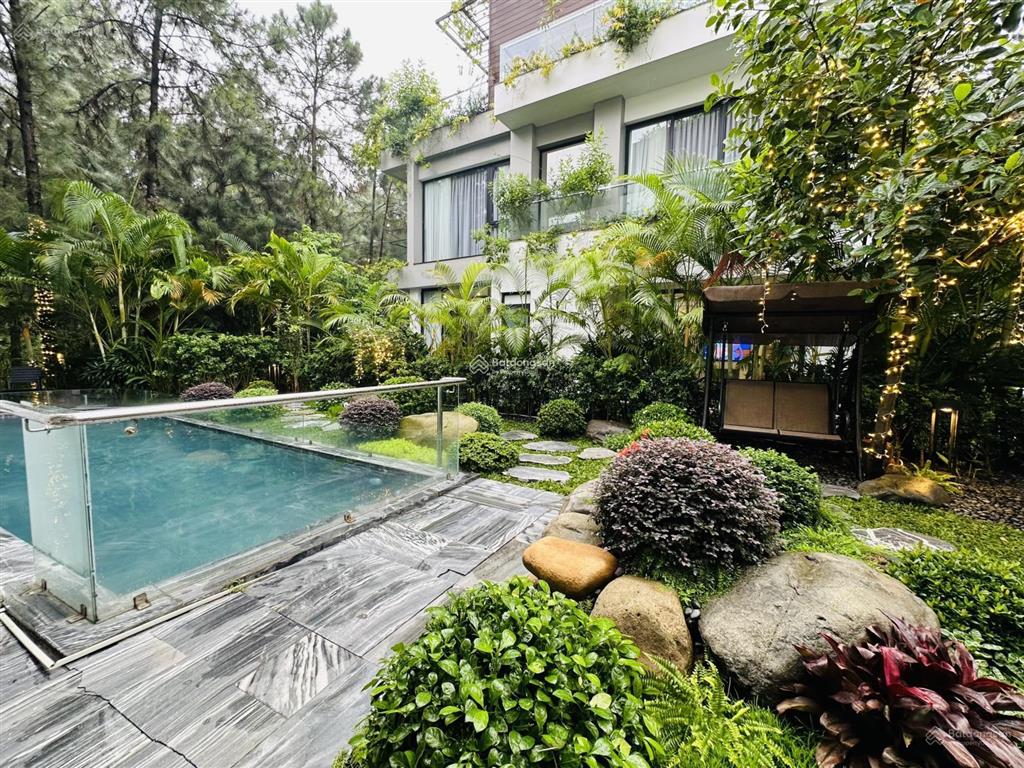 15 tỷbán villa 163m, 3 mặt thoáng cực đẹp, một bước chân ra rừng thông, phía trước ngắm hồ đại lải