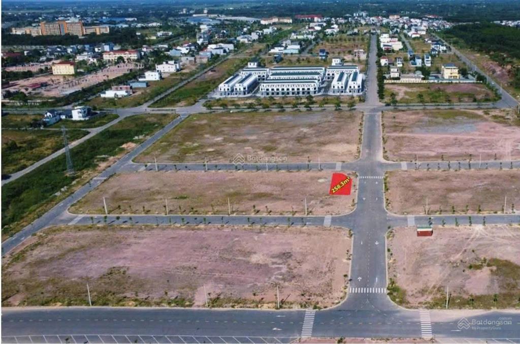 Chính chủ gửi bán lô đất nằm giữa 2 trục đường lớn.
lê trọng tấn và đường 23.5m