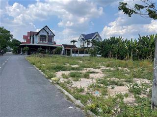 Lô góc 2 mt nhựa 8m gần chợ chánh lưu, chánh phú hòa dt 33x27m vuông vức, nhựa 8m giá còn tl