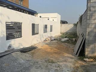 Đất mặt tiền dx 057 khu biệt thự phú mỹ, đường đẹp, gần phạm ngọc thạch, giá mềm 2.65 tỷ xd ngay