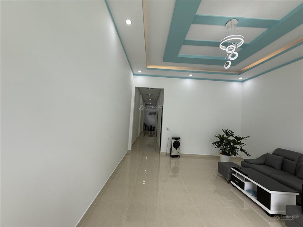 Bán nhà riêng tđc tương bình hiệp cũ gần hồ văn cống , dt 5x27 thổ cư 100% , tặng nội thất , giá rẻ