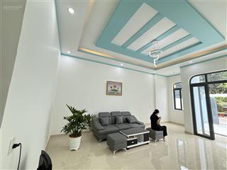 Bán nhà riêng tđc tương bình hiệp cũ gần hồ văn cống , dt 5x27 thổ cư 100% , tặng nội thất , giá rẻ