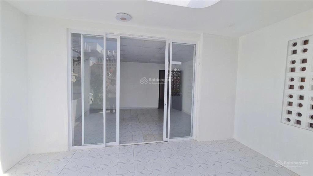 Bán nhà mặt tiền cộng hòa, p.13, tân bình đối diện vincom 5m x 20.7m giá 34 tỷ