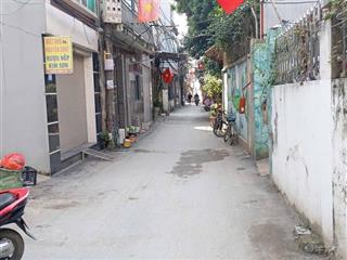 Cần bán lô đất thổ cư sđ.cc.dt 32 m.lô góc mặt tiền kinh doanh. ở la phù xã an khánh hn.