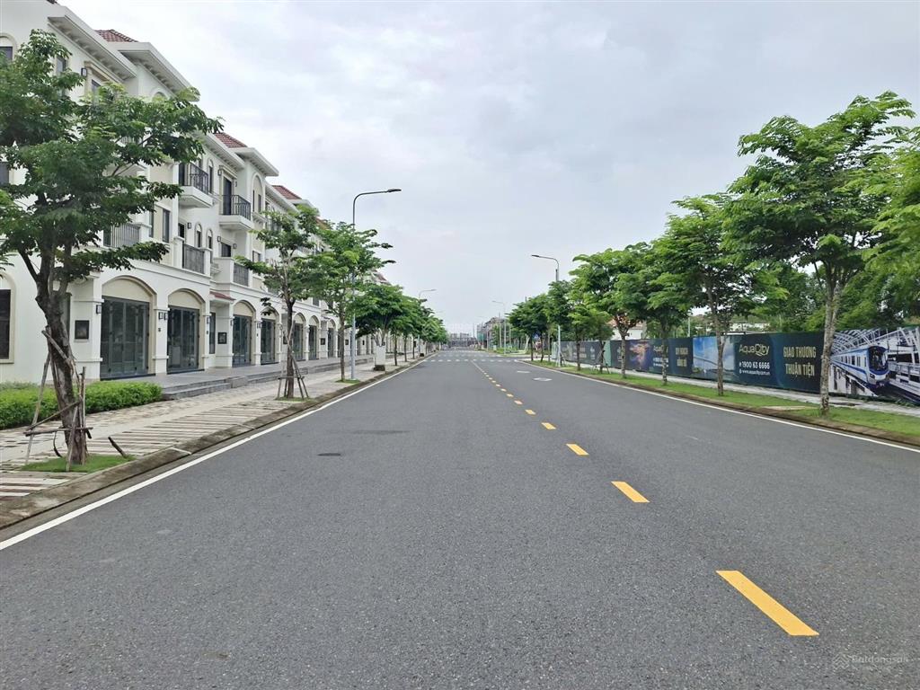 Bán nhà phố kđt aqua city  8 tỷ (thương lượng), giá 49.6 tr/m2, 8x20m, gần clubhouse  đường 19m