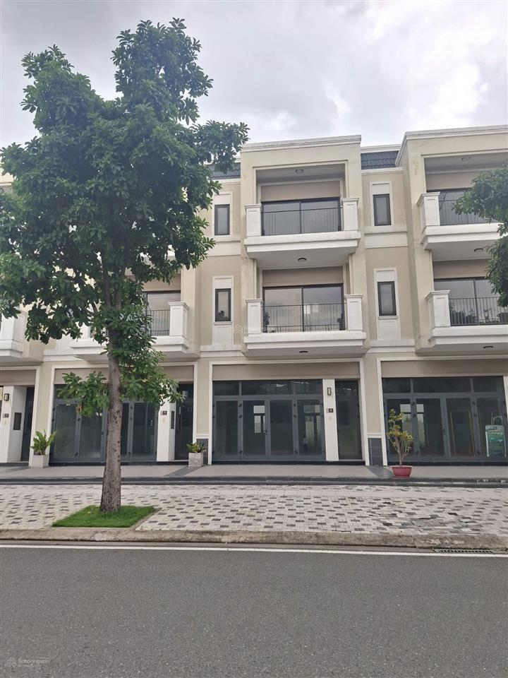Bán nhà phố kđt aqua city  8 tỷ (thương lượng), giá 49.6 tr/m2, 8x20m, gần clubhouse  đường 19m