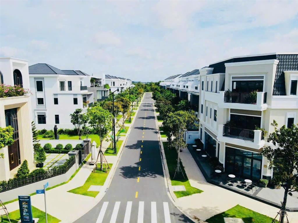 Cắt lỗ sâu nhà phố aqua city  đối diện clubhouse giá chỉ 45 triệu/m2 gần sân bay long thành