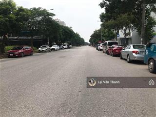 Bán 374m2 đất lô góc sẵn sang tên tại kđt hà phong, mt 23m, gần hồ điều hòa, tay chạm nước