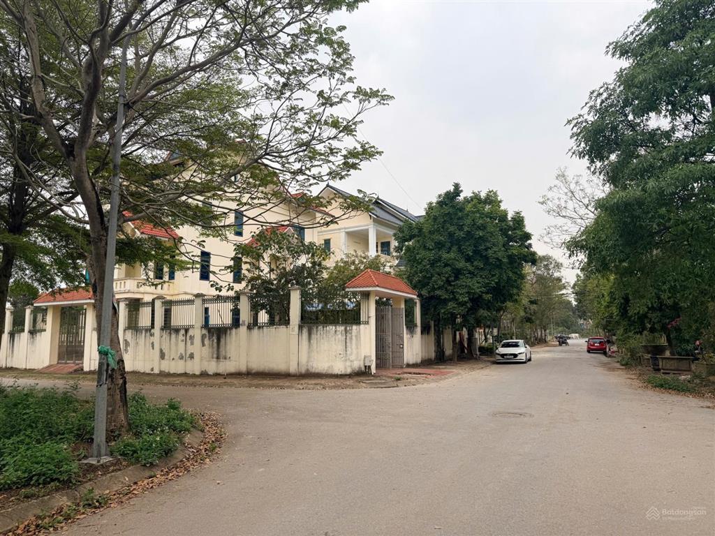 Bán 374m2 đất lô góc sẵn sang tên tại kđt hà phong, mt 23m, gần hồ điều hòa, tay chạm nước