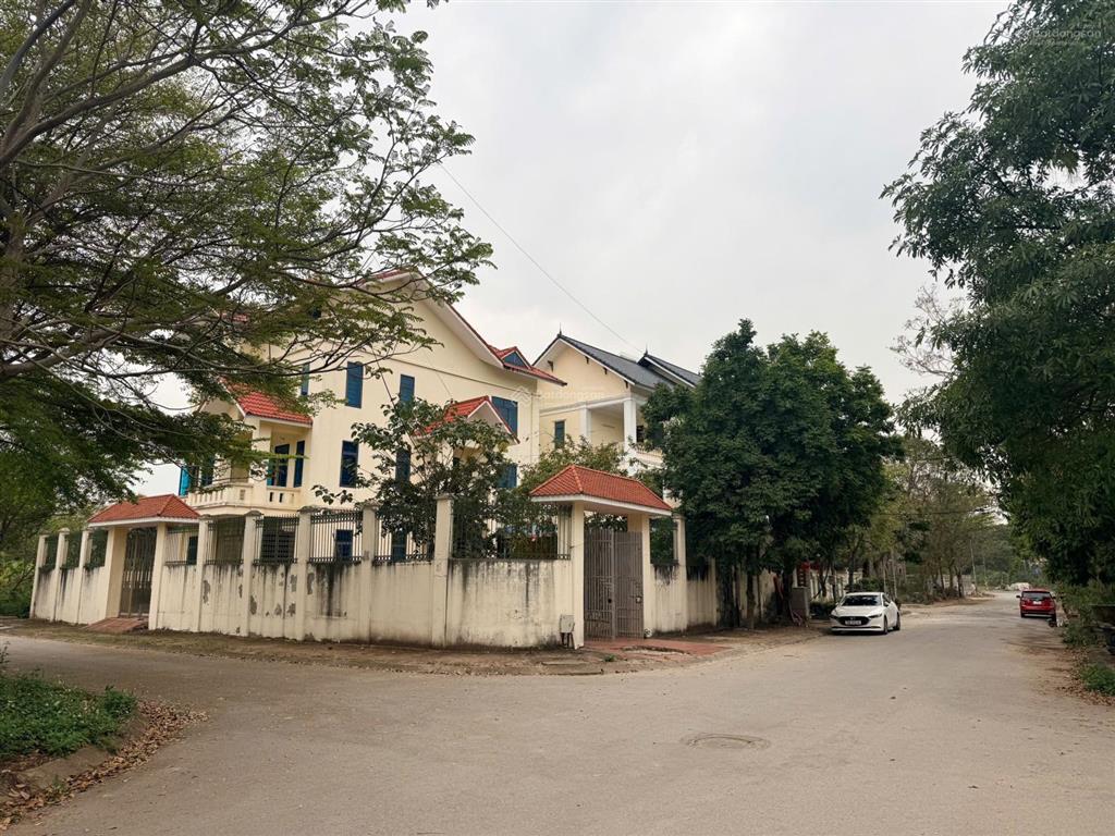 Bán 374m2 đất lô góc sẵn sang tên tại kđt hà phong, mt 23m, gần hồ điều hòa, tay chạm nước
