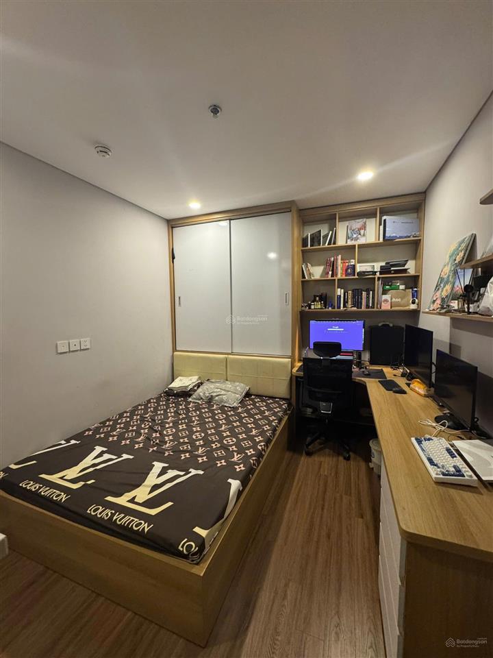 Chính chủ cần bán căn 2pn  74m2 tầng trung đẹp (15  20) chung cư bình minh garden  sẵn sổ đỏ