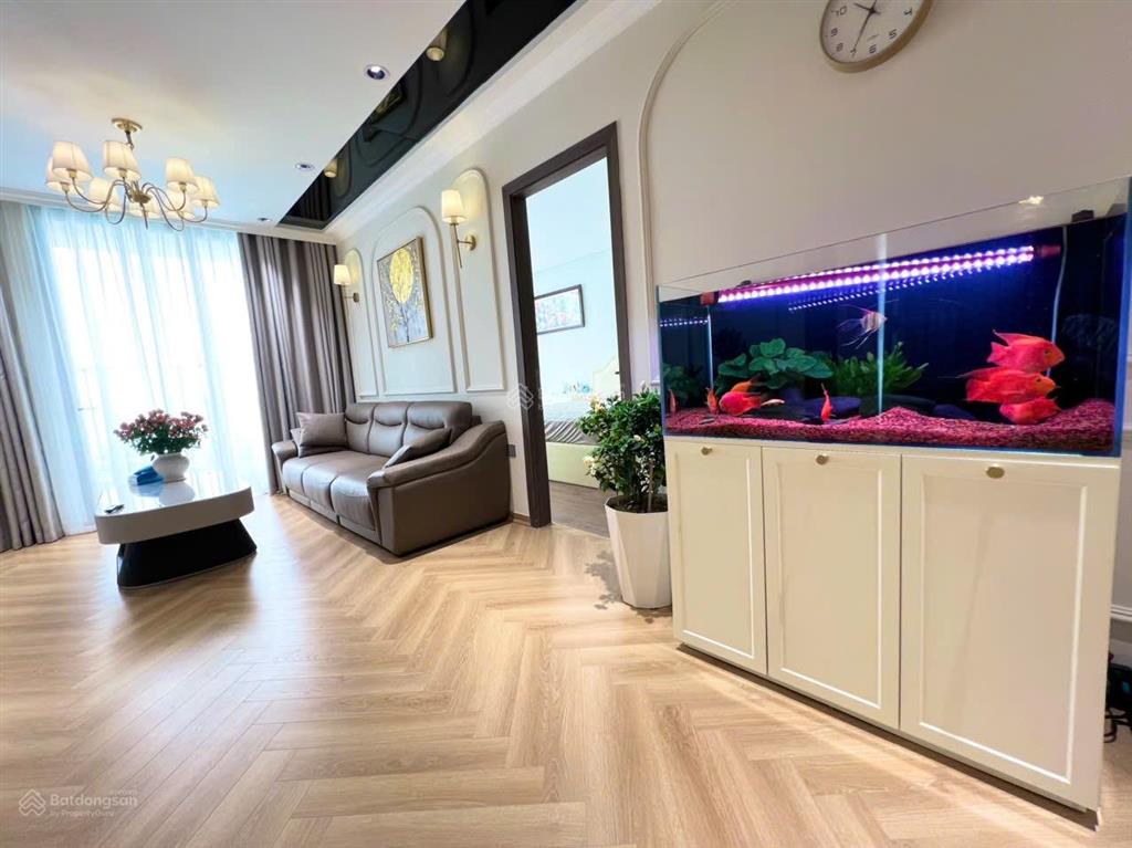 Chính chủ cần bán căn góc 97m2 toà k5 hướng đn view công viên, hồ điều hoà  full nội thất