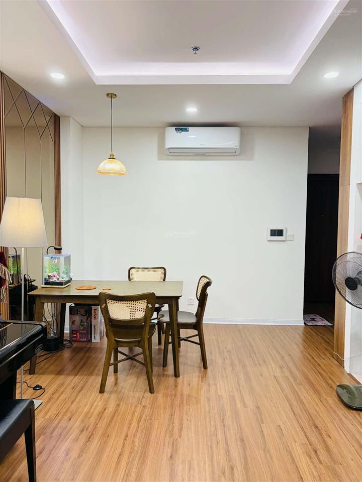 Gia đình cần bán căn góc 2pn full nội thất ở toà a bình minh garden