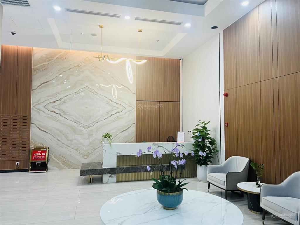 Gia đình cần bán căn góc 2pn full nội thất ở toà a bình minh garden