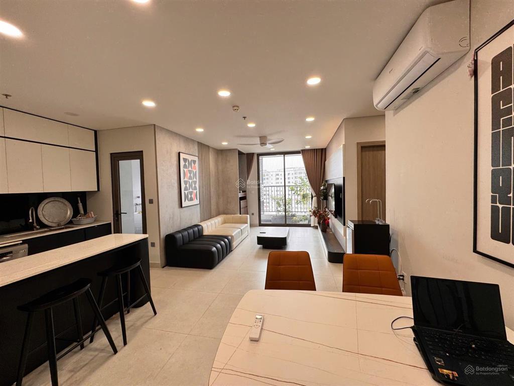 Chính chủ cần bán căn 2pn  90m2 tầng trung đẹp  đã có sổ đỏ  full nội thất