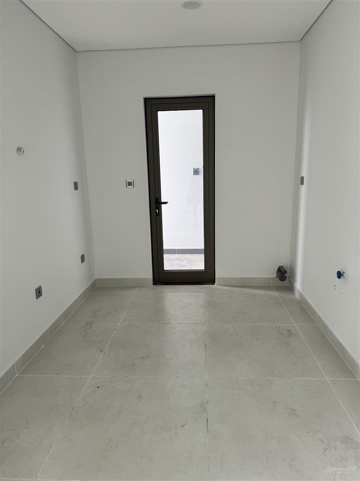 Chính chủ cần bán căn 2pn  77.5m2 hướng đông nam, view hồ  giá 6 tỷ  nhận nhà ở ngay