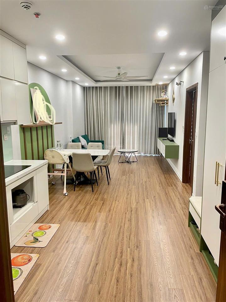 Chính chủ cần bán căn 2pn  73m2 giá 5,5 tỷ chung cư bình minh garden  sẵn sổ đỏ