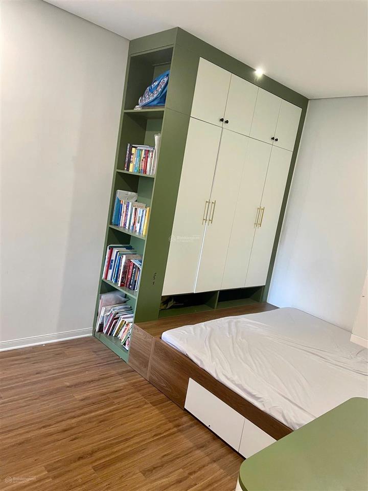 Chính chủ cần bán căn 2pn  73m2 giá 5,5 tỷ chung cư bình minh garden  sẵn sổ đỏ