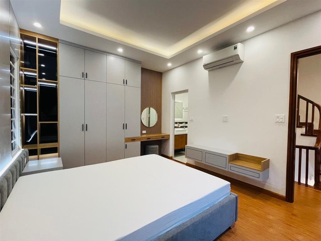 🤔 Với hơn 4 tỷ, anh/chị sẽ chọn: