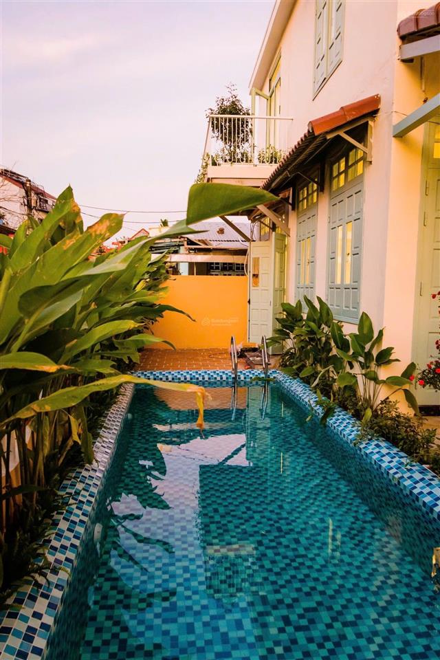 Chính chủ cần bán căn villa 2 mặt tiền, nội thất xịn sò, có hồ bơi ngoài trời cực chill