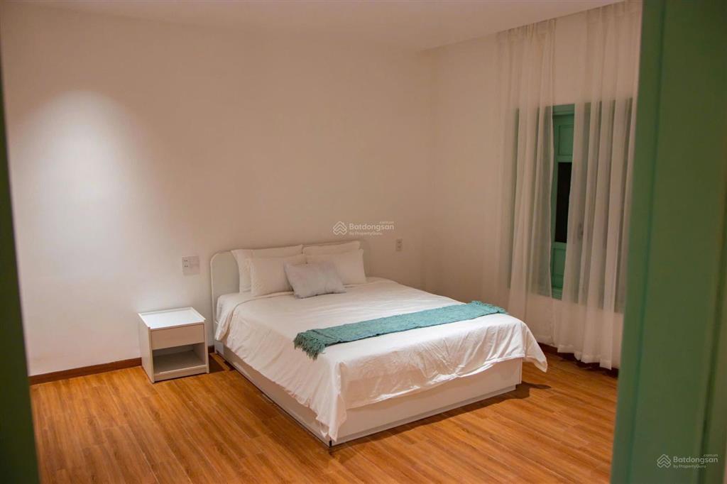 Chính chủ cần bán căn villa 2 mặt tiền, nội thất xịn sò, có hồ bơi ngoài trời cực chill