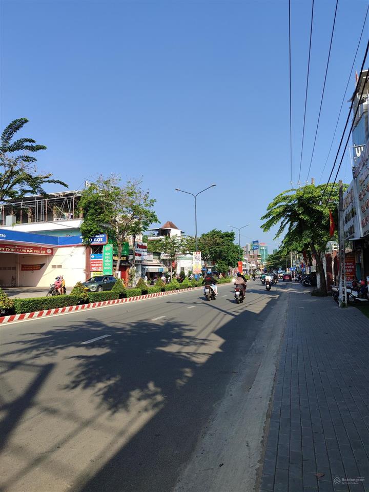 Bán căn góc biconsi tower chợ đình 69m2, 2pn, full nội thất cao cấp  2.4 tỷ