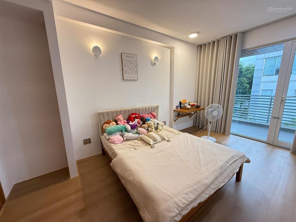 Bán nhà phố kiến trúc đỉnh cao thang máy kính kdc nam long q7 mới 100%