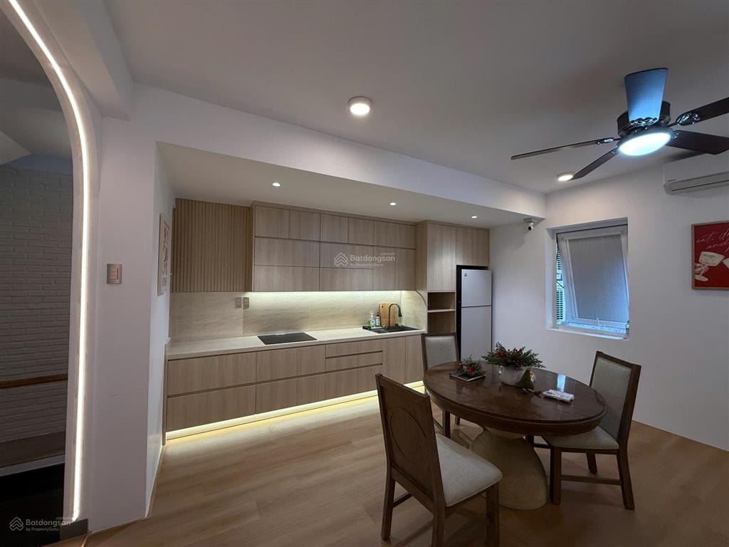 Bán nhà phố kiến trúc đỉnh cao thang máy kính kdc nam long q7 mới 100%