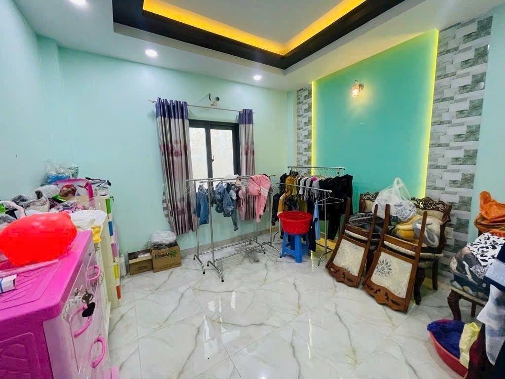 Giảm 500 triệu, bán gấp nhà 3 tầng gần Gò Xoài, 80m², hẻm 5m thông, giáp Tân Phú, 5.x tỷ.  