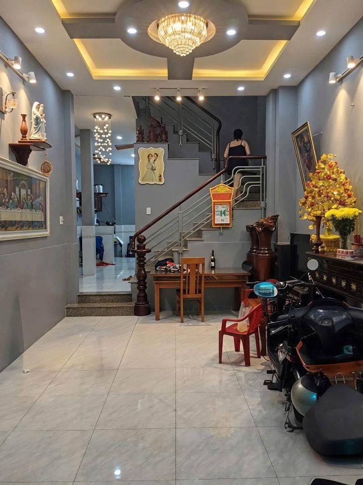 Giảm 500 triệu, bán gấp nhà 3 tầng gần Gò Xoài, 80m², hẻm 5m thông, giáp Tân Phú, 5.x tỷ.  