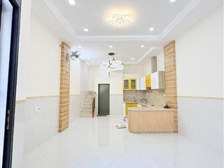 Bán gấp nhà mới Lạc Long Quân, Tân Bình ô tô tới cửa, tặng nội thất, khu dân trí, 5.X tỷ.  
