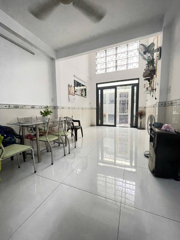 Bán nhà mới 4 tầng Trường Chinh, hẻm xe hơi thông, khu sầm uất Tân Bình, đủ tiện ích 7.x tỷ.  