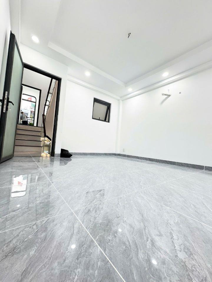 Nhà mới 3 tầng, hẻm thông xe hơi ngủ trong nhà, gần Aeon Tân Phú 54m², tiện ích 5.X tỷ.  🔹 
