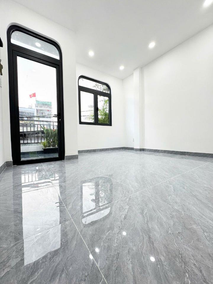 Nhà mới 3 tầng, hẻm thông xe hơi ngủ trong nhà, gần Aeon Tân Phú 54m², tiện ích 5.X tỷ.  🔹 