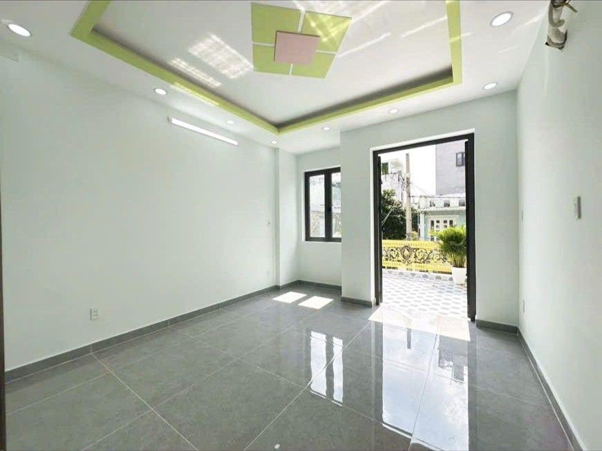 Nhà mới, đẹp 3 tầng hẻm xe hơi thông Gò Xoài 4PN, gần chợ khu sầm uất, đủ tiện ích 5.X tỷ.  