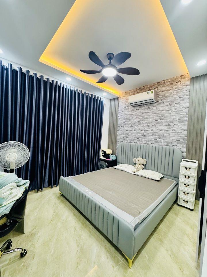 Giảm 600TR, nhà siêu phẩm Tân Quý, 5 tầng, ô tô ngủ trong nhà, gần Aeon Tân Phú, hơn 8 tỷ.  