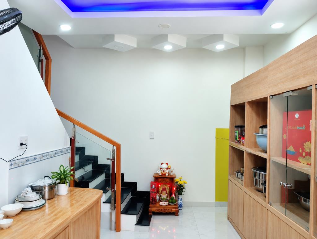 Bán gấp nhà hẻm ô tô chế lan viên, khu sầm uất, đủ tiện ích, gần ĐH Công Thương  chỉ 3.X tỷ  
